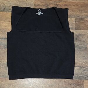 Chic Black Sleeveless Crop Top